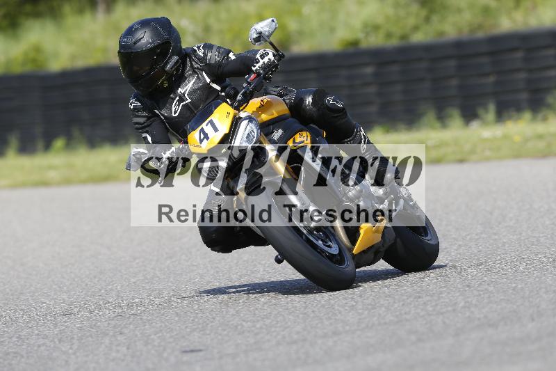 Archiv-2025/09 22.04.2025 Cornu Master School ADR/rot-rouge/41